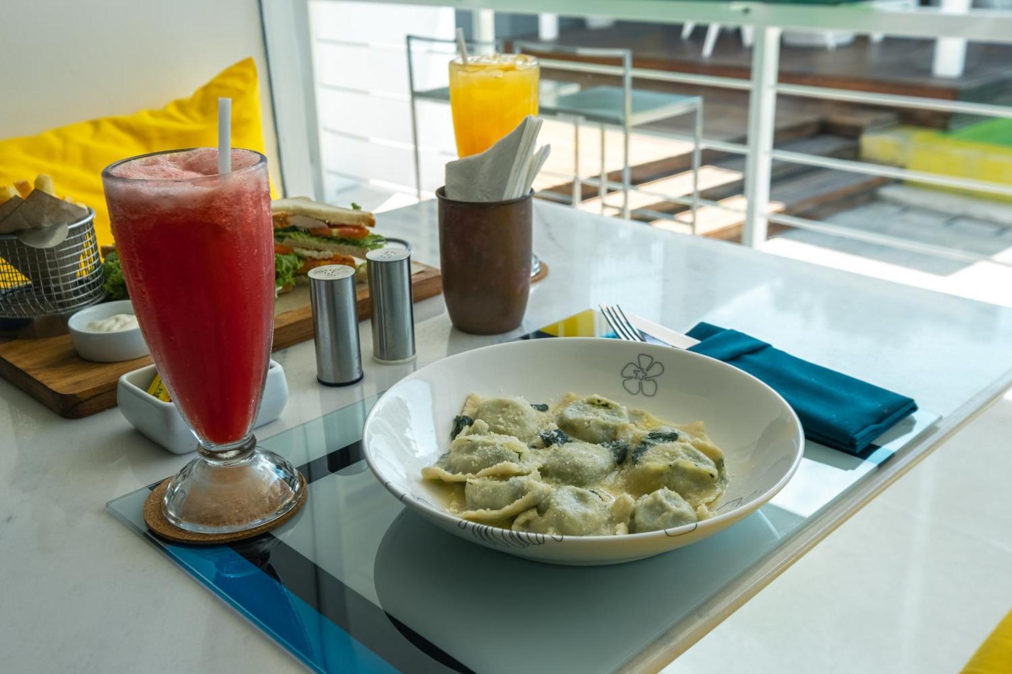 Chill Hotel Seminyak Kültér fotó